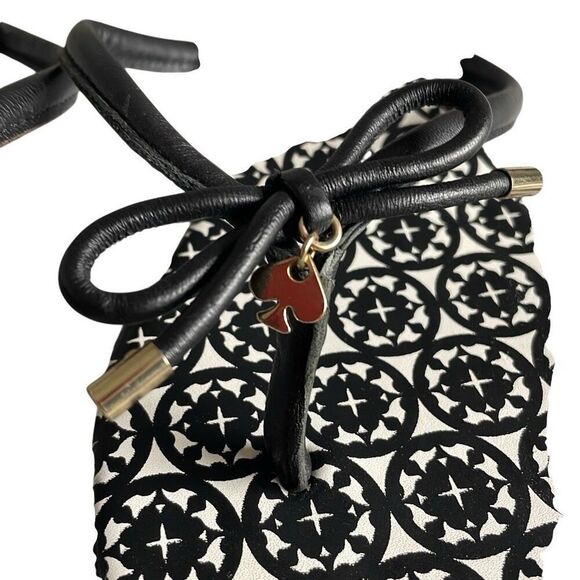 EUC Kate Spade Black White Spade Mystic Bow Slippers Size 9.5 - Picture 7 of 10